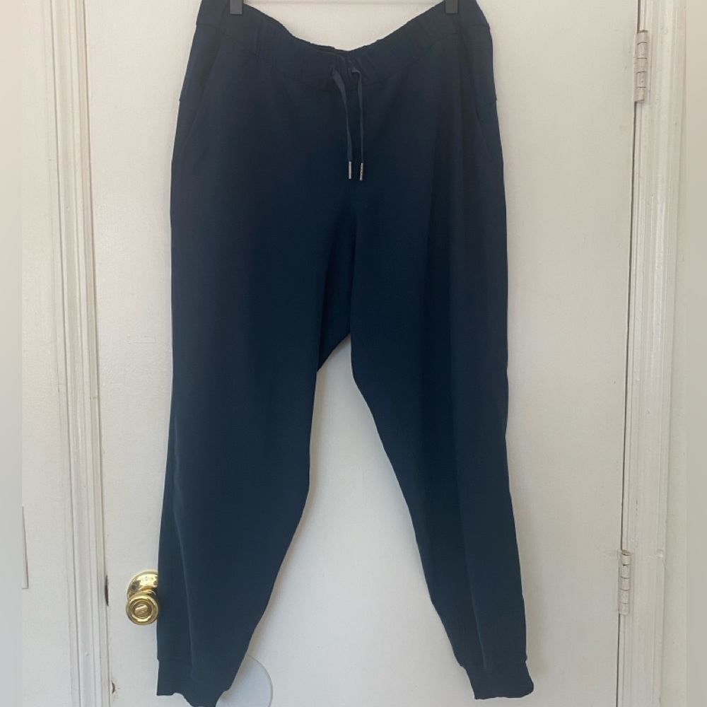 Lululemon Women's On The Fly Jogger True Navy Size 12 VGUC #W5BZDS